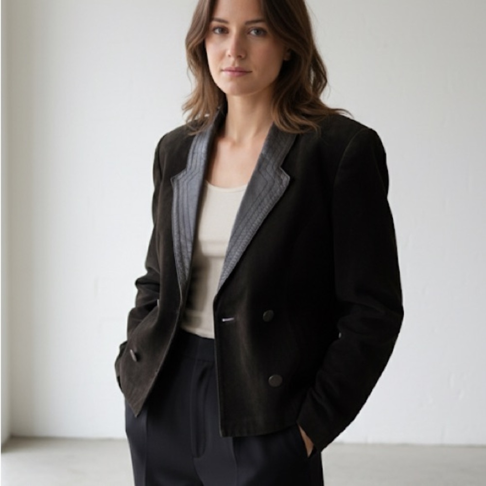 Vintage 1980s Danier black suede leather cropped blazer jacket - size Small (S)